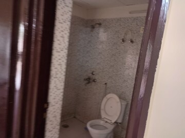 Bathroom in 3 BHK Apartment at BPTP District Phase 2, Sector 84 – for Rent