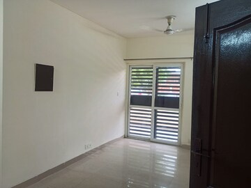 Room in 3 BHK Apartment at BPTP District Phase 2, Sector 84 – for Rent