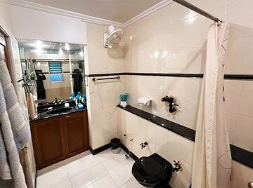 Team Area in 4 BHK Independent House at Andheri West – for Sale