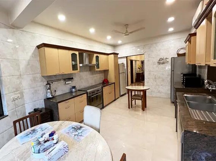 Team Area, andheri west 4 Bedroom 5343 Sq.Ft. Independent House In Andheri West Mumbai 9092637