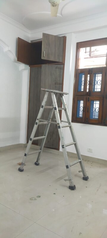 Room in 2 BHK Builder Floor at Rajendra Nagar Sector 5 – for Rent