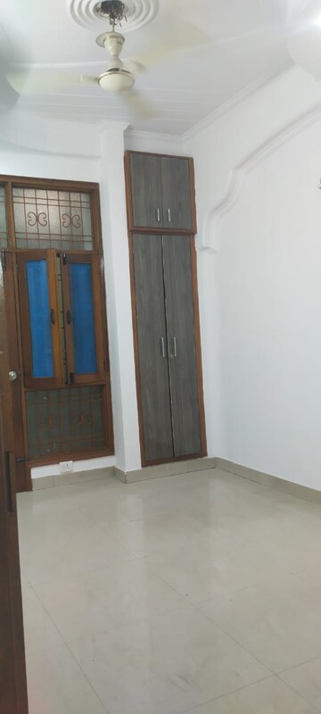 Building Lobby in 3 BHK Apartment at Kalyani Apartments Vasundhara, Vasundhara Sector 6 – for Rent