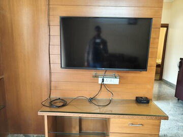 Furnished Amenities in 2 BHK Apartment at Indiranagar – for Rent