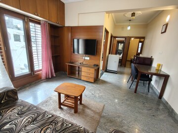 Living Room in 2 BHK Apartment at Indiranagar – for Rent