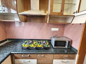 Furnished Amenities in 2 BHK Apartment at Indiranagar – for Rent