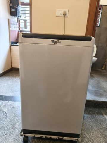 Furnished Amenities in 2 BHK Apartment at Indiranagar – for Rent