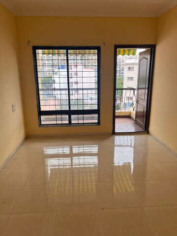 Room in 2 BHK Apartment at Deokar Residency, Wadgaon Sheri – for Rent