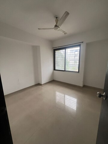 Room in 2 BHK Apartment at Dreams Camellia, Bavdhan – for Rent