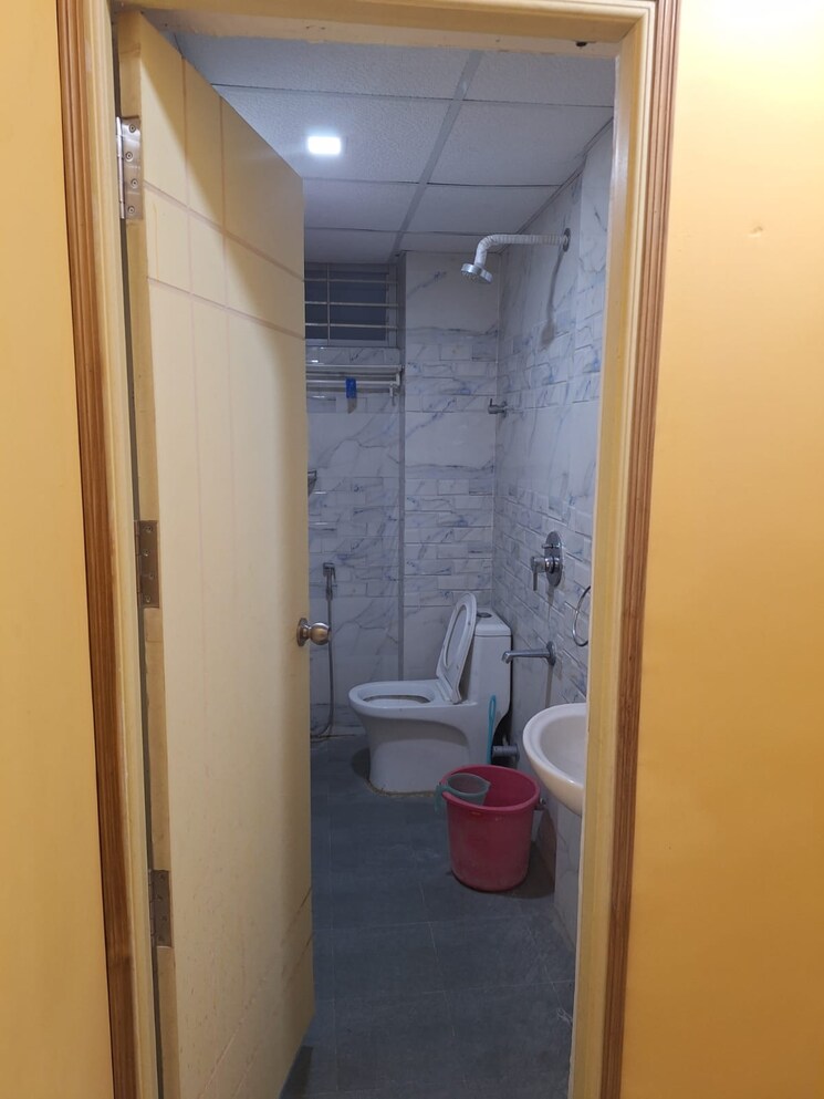 Bathroom, hsr layout 2 Bedroom 1000 Sq.Ft. Builder Floor In Hsr Layout Bangalore 9092719