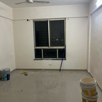 Room in 2 BHK Apartment at Kolte Patil Dew Drops, Shantinagar – for Rent