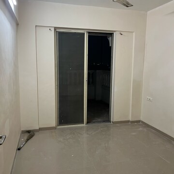 Room in 2 BHK Apartment at Kolte Patil Dew Drops, Shantinagar – for Rent