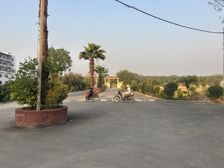 Garden, zestha-bhagirath-vihar-residency  250 Sq.Yd. Plot In Sector 27 Yamuna Expressway Greater Noida 9092760