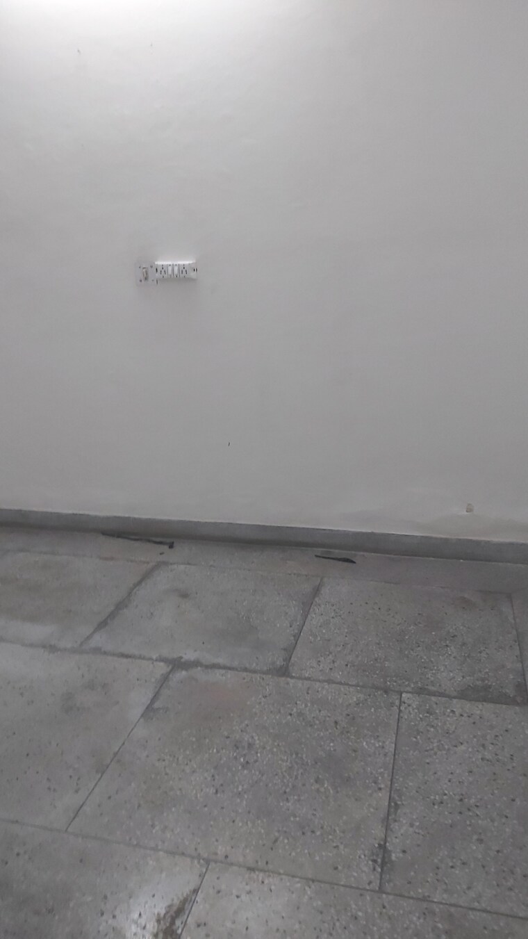 Room, mayur vihar 2.5 Bedroom 750 Sq.Ft. Apartment In Mayur Vihar Delhi 9092764