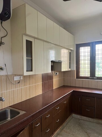 Kitchen in 2 BHK Builder Floor at Sector 43 – for Rent