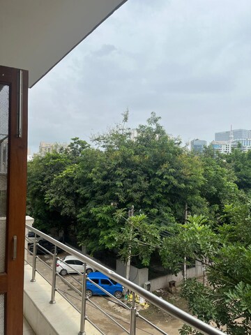 Balcony in 2 BHK Builder Floor at Sector 43 – for Rent