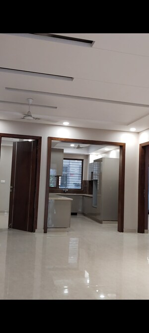 Building Lobby in 4 BHK Builder Floor at Sector 85 – for Sale