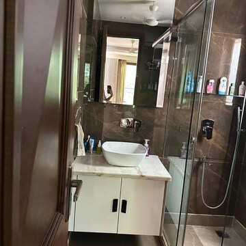 Team Area in 3 BHK Builder Floor at Shivalik Colony – for Rent