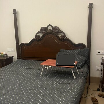 Bedroom in 3 BHK Builder Floor at Shivalik Colony – for Rent