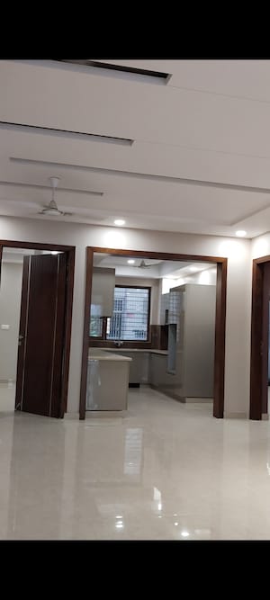 Building Lobby in 4 BHK Builder Floor at Sector 85 – for Sale