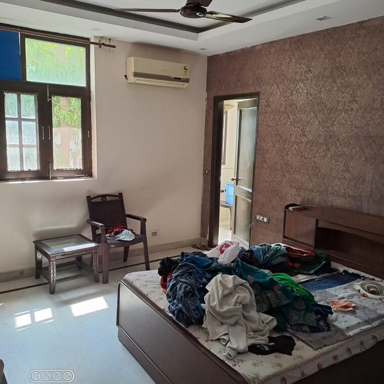 Master Bedroom, greater kailash 3 Bedroom 250 Sq.Yd. Builder Floor In Greater Kailash Delhi 9092800