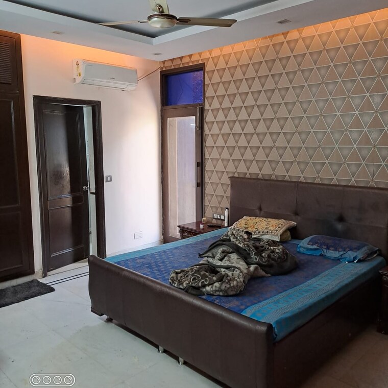 Master Bedroom, greater kailash 3 Bedroom 250 Sq.Yd. Builder Floor In Greater Kailash Delhi 9092800