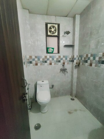 Bathroom in 2 BHK Builder Floor at Ardee City, Sector 52 – for Rent