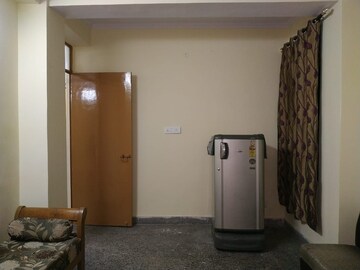Living Room in 1 BHK Apartment at Molarband – for Rent