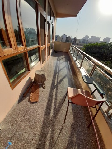 Balcony in 2 BHK Builder Floor at AEZ Aloha, Sector 57 – for Rent