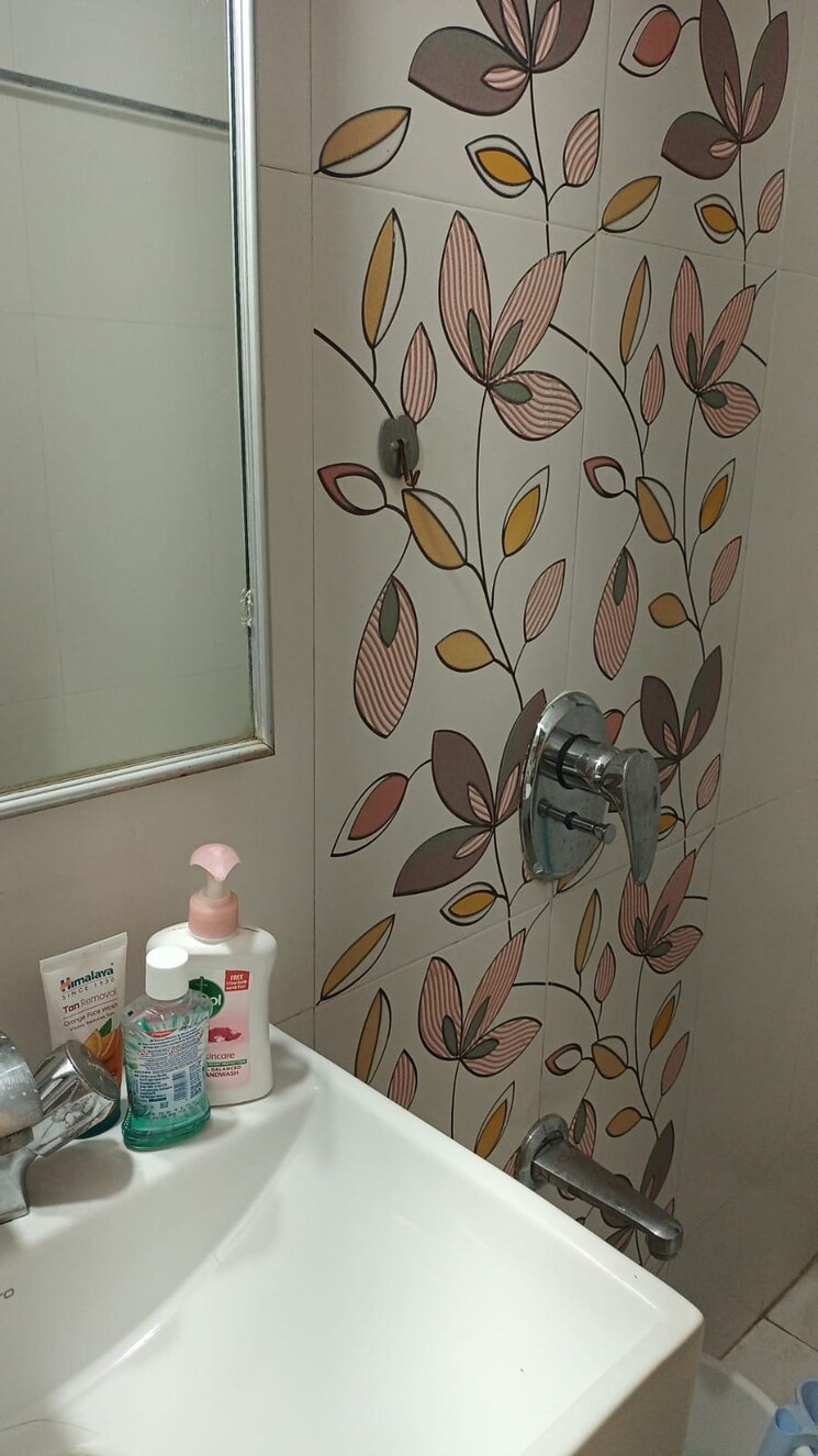 Bathroom, shree-sai-sapphire-i 3 Bedroom 980 Sq.Ft. Apartment In Powai Mumbai 9092840