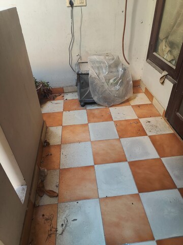 Furnished Amenities in 3 BHK Builder Floor at Ardee City, Sector 52 – for Rent