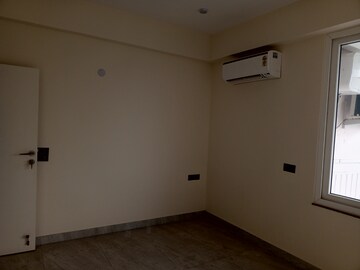 Room in 3 BHK Apartment at Ram Shanti Apartment, Sector 52 – for Rent