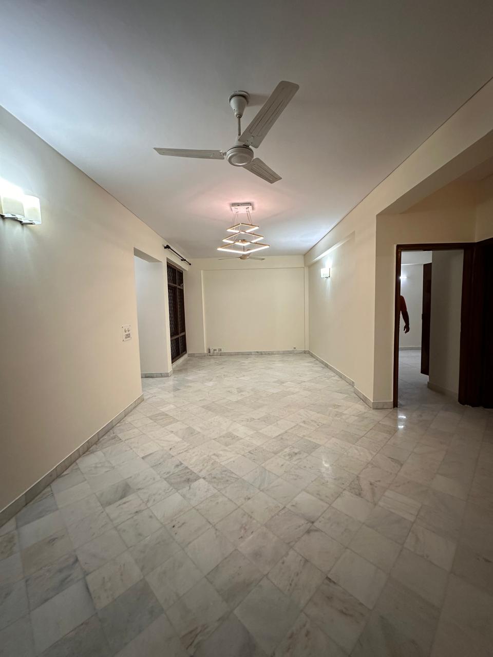 3 BHK + Study Room Apartment For Rent in Shri Banke Vihari