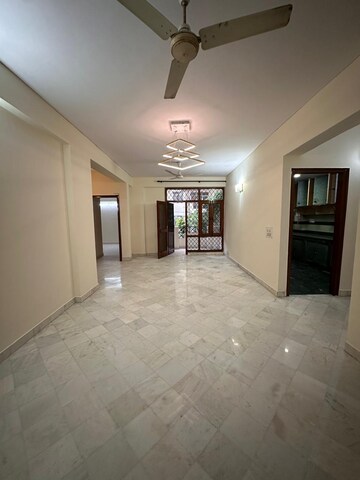 Room in 3 BHK Apartment at Shri Banke Vihari, Sector 56 – for Rent