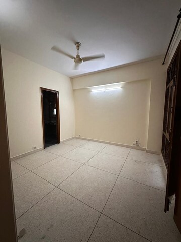 Room in 3 BHK Apartment at Shri Banke Vihari, Sector 56 – for Rent