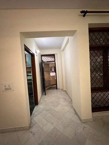 Room in 3 BHK Apartment at Shri Banke Vihari, Sector 56 – for Rent
