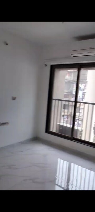Room in 2 BHK Apartment at Vastu Shilp Jogeshwari, Jogeshwari East – for Rent