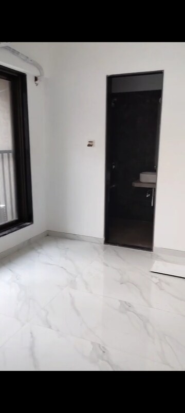 Room in 2 BHK Apartment at Vastu Shilp Jogeshwari, Jogeshwari East – for Rent