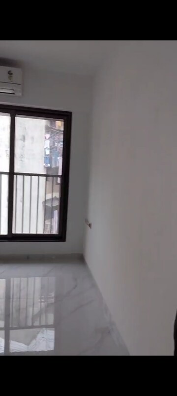 Room in 2 BHK Apartment at Vastu Shilp Jogeshwari, Jogeshwari East – for Rent