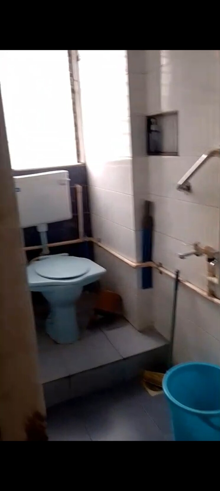 Bathroom, ankur-chs-andheri-east 1.5 Bedroom 600 Sq.Ft. Apartment In Andheri East Mumbai 9092874