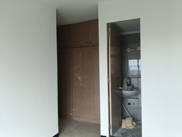 Room in 2 BHK Apartment at Sheth Vasant Oasis, Andheri East – for Rent
