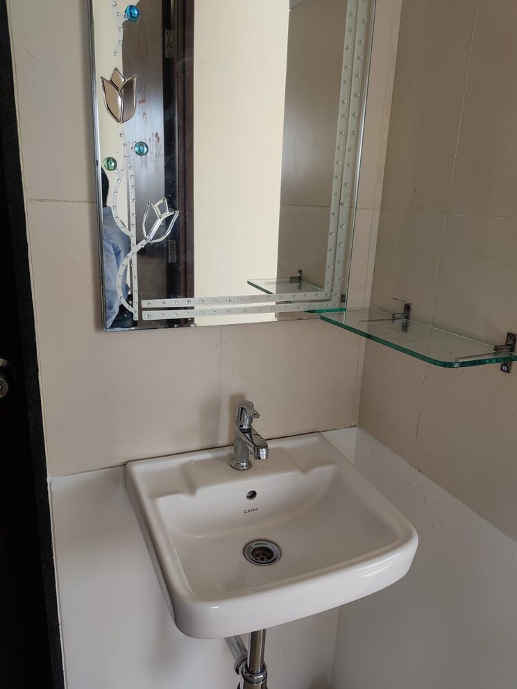 Bathroom, shapoorji-pallonji-joyville-hinjewadi-phase-2 2 Bedroom 592 Sq.Ft. Apartment In Hinjewadi Pune 9092880