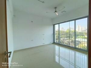 Room in 2 BHK Apartment at Kalpataru The Sunrise, Kolshet Road – for Sale