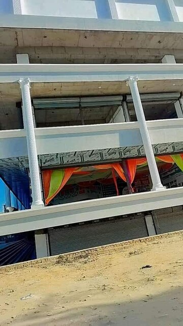  Shop For Rent in Modipuram