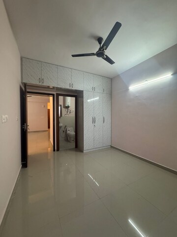 Room in 2 BHK Apartment at Pyramid Pride, Sector 76 – for Rent