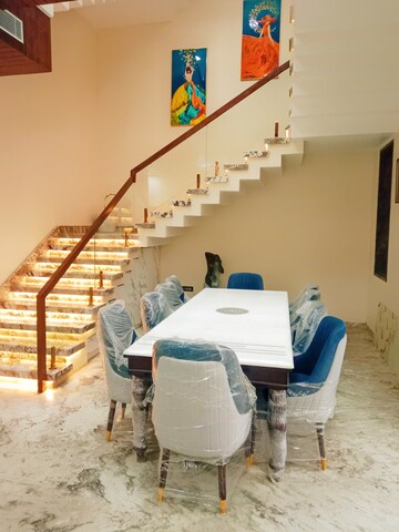 Furnished Amenities in 6+ BHK Independent House at Mansarovar Extension – for Sale