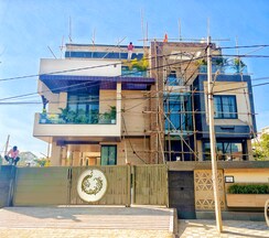6+ BHK + Pooja Room,Servant Room,Study Room,Extra Room Independent House For Sale in Mansarovar Extension