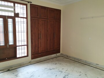 Room in 2 BHK Builder Floor at RWA Apartments Sector 12, Sector 12 – for Rent