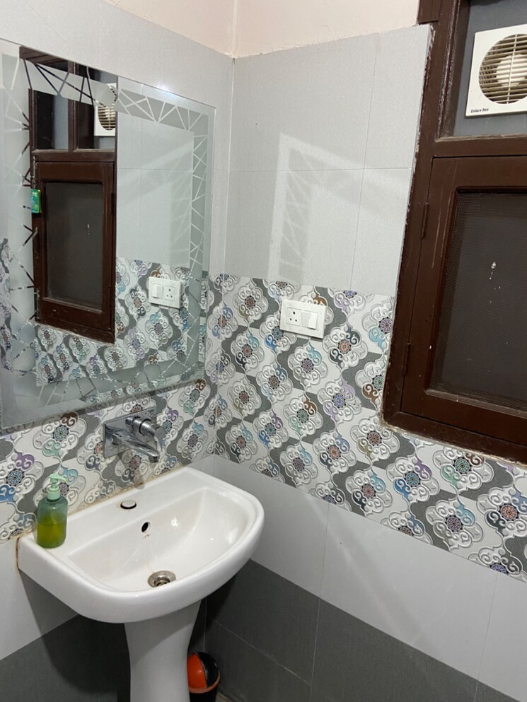 Bathroom, dhakoli 3 Bedroom 115 Sq.Yd. Apartment In Dhakoli Zirakpur 9092953