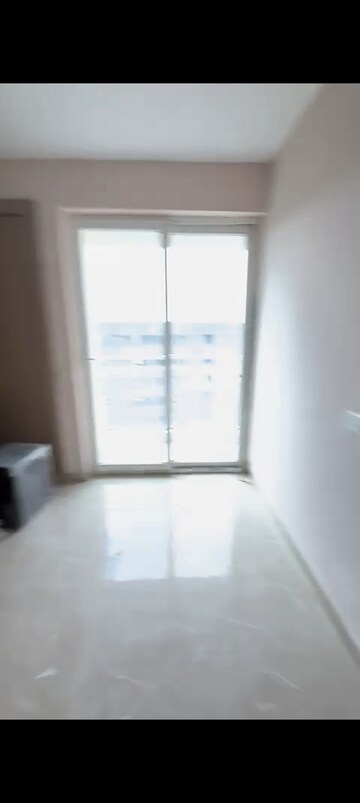Room in 4 BHK Apartment at Sikka Kaamna Greens, Sector 143a Noida – for Rent