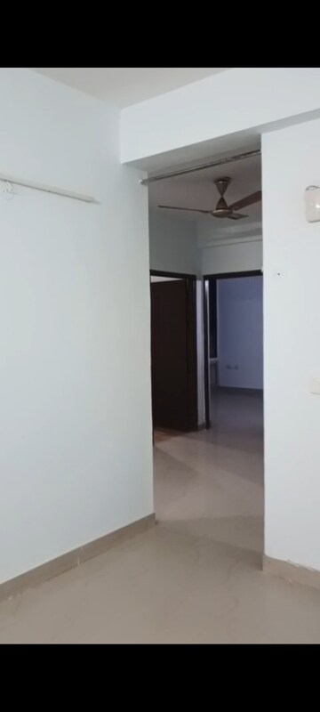 Room in 2.5 BHK Apartment at SRS Royal Hills, Sector 87 – for Rent